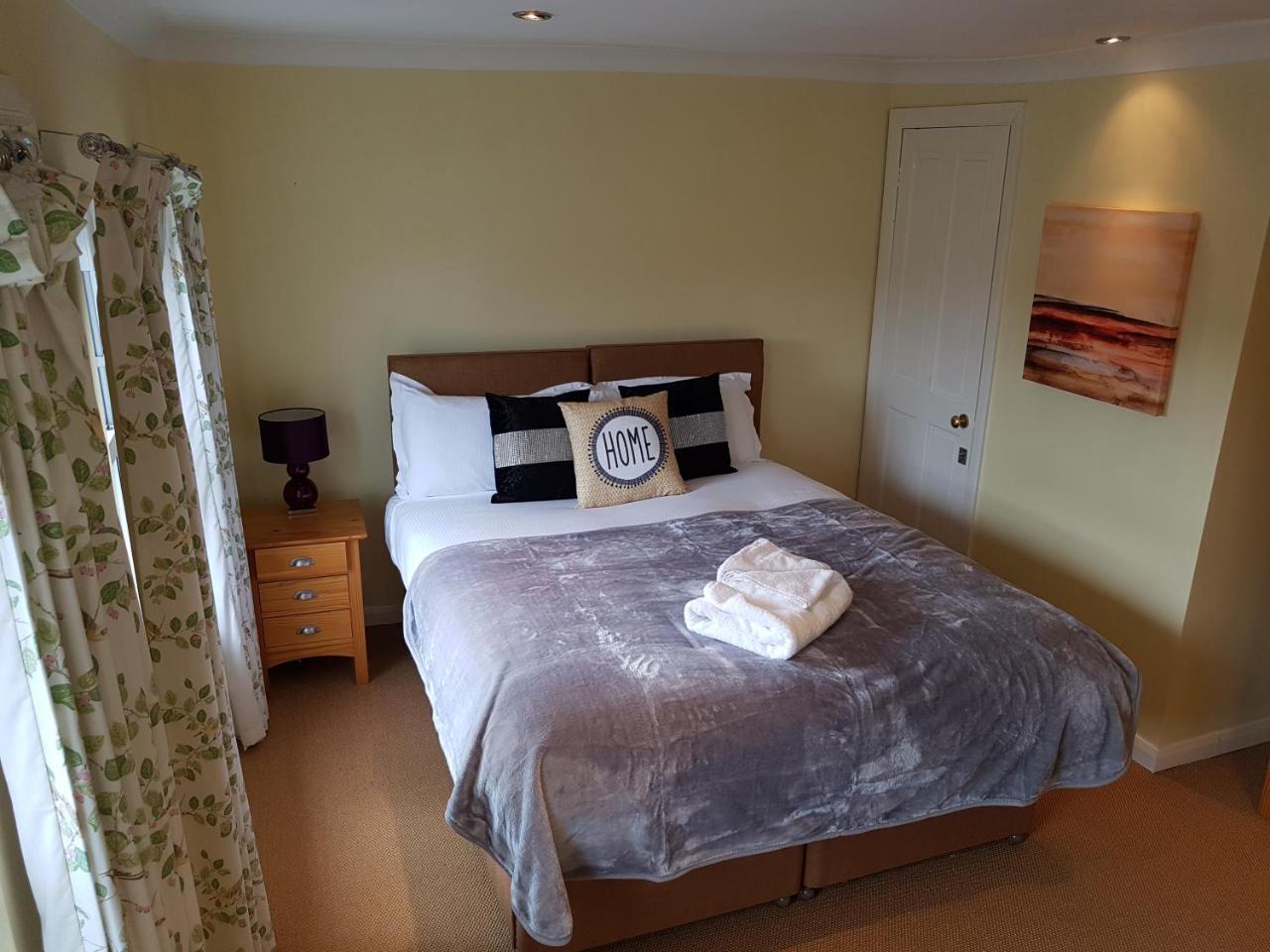 Apartmán Slough Centre Townhouse With Driveway Parking For Up To Two Cars Exteriér fotografie