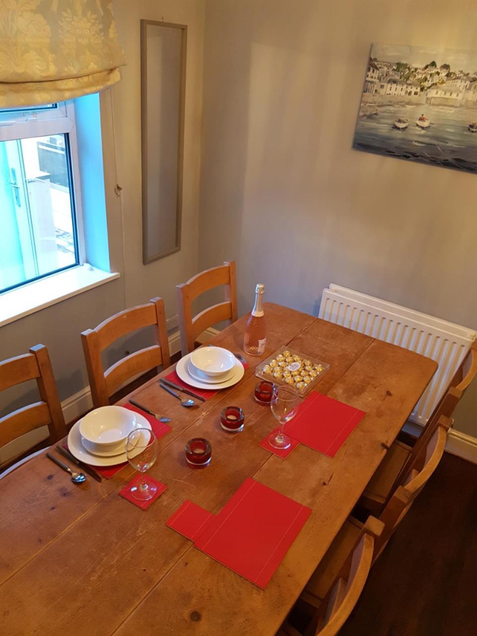 Apartmán Slough Centre Townhouse With Driveway Parking For Up To Two Cars Exteriér fotografie