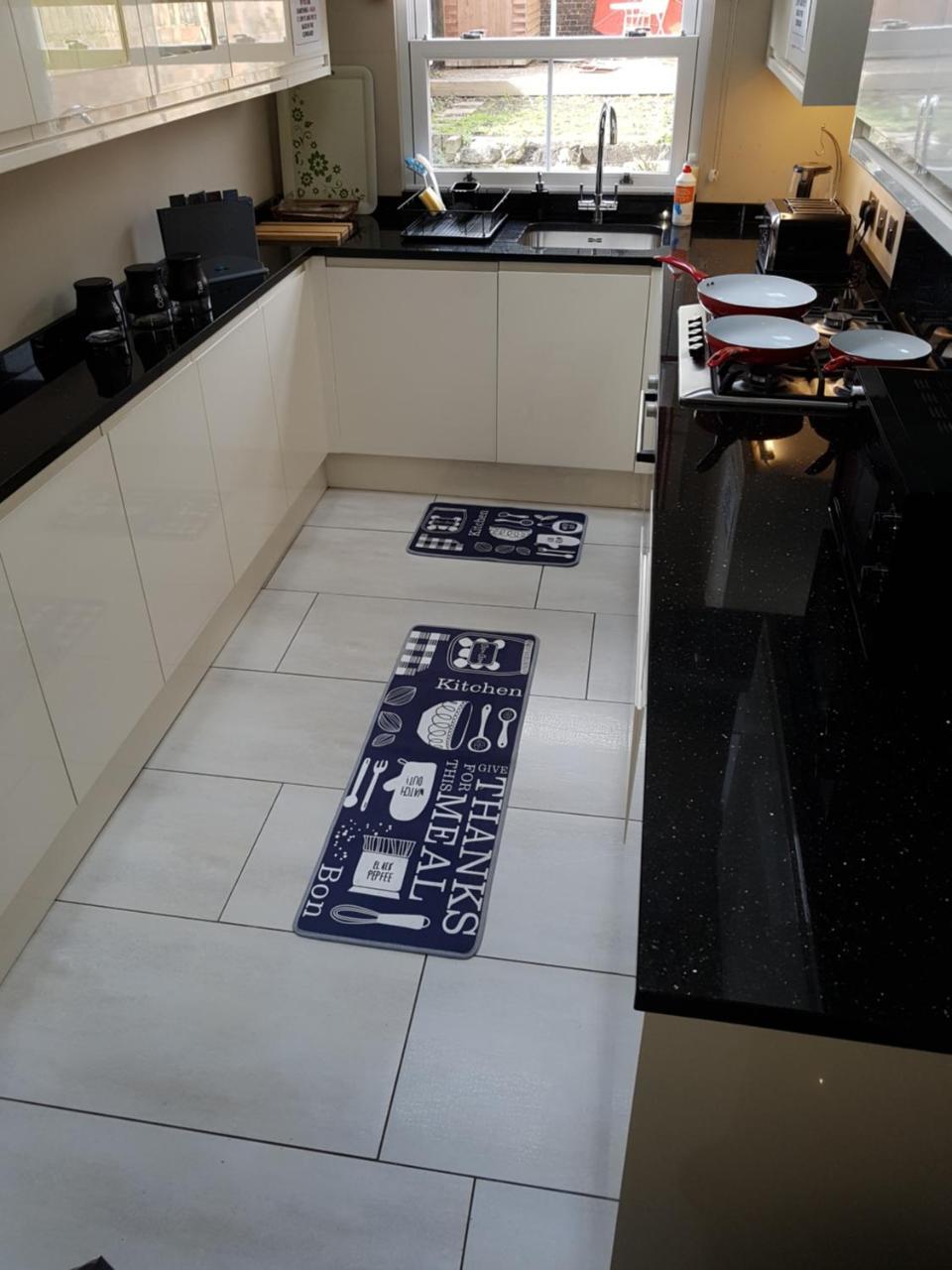 Apartmán Slough Centre Townhouse With Driveway Parking For Up To Two Cars Exteriér fotografie